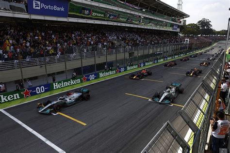 Formula 1'de 2024 Sezonu: Takımlar, Pilotlar ve Yarış Takvimi